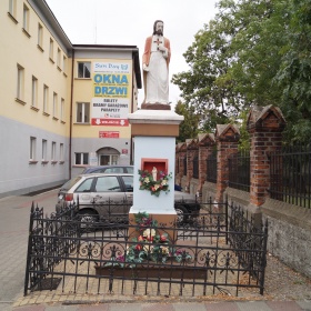 Turek ul. 3.Maja kapliczka prz...